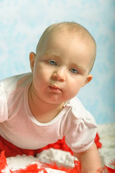 Portrait d'adorable petite fille. Enfance — Photo