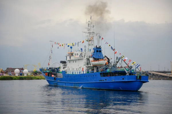 Transport vessels depart from the port to the open Baltic Sea — Stock Photo, Image