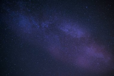 Evren yıldız, nebula ve galaksiyle dolu.