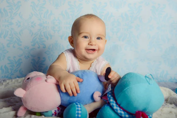 Ritratto di adorabile bambina. L'infanzia. Immagine autentica . — Foto Stock