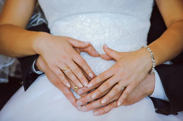Bruid Bruidegom Tijdens Een Fotosessie Natuur — Stockfoto