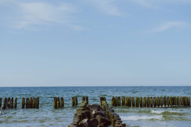 Yazın Baltık Denizi 'nde dalgalar