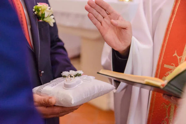 Hermosos Dos Anillos Bodas Dorados Hecho Material Más Alta Calidad — Foto de Stock