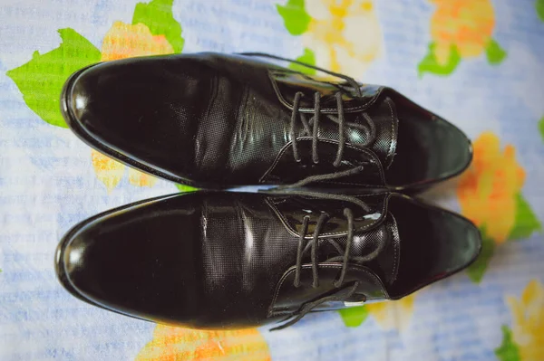 Groom Preto Sapatos Elegantes Detalhe Casamento Fechar — Fotografia de Stock