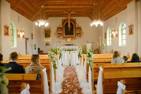 Santuario Iglesia Antes Una Ceremonia Boda Sillas Vacías Para Novios —  Fotos de Stock