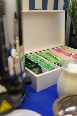 Zarif yemek masası. Düğün masası ayarı