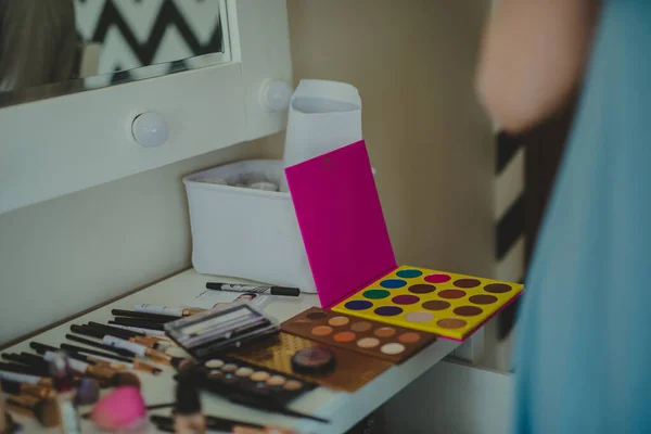 Sombras Oculares Coloridas Acessórios Maquiagem Artista Cosméticos Profissionais — Fotografia de Stock