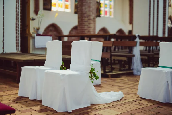 Church Sanctuary Wedding Ceremony Empty Chairs Bride Groom — Stock Photo, Image
