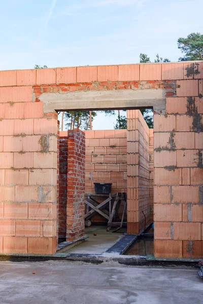 Interieur Van Een Onafgewerkte Red Brick House Muren Aanbouw Zonder — Stockfoto