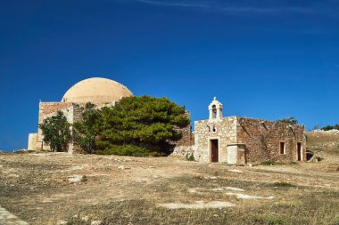 Girit Adası Rethymnon şehir Ortodoks Kilisesi ve Türk Camii