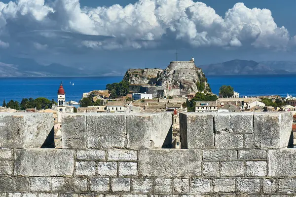 Muur Van Middeleeuwse Venetiaanse Fort Uitzicht Stad Van Corfu Griekenland — Stockfoto