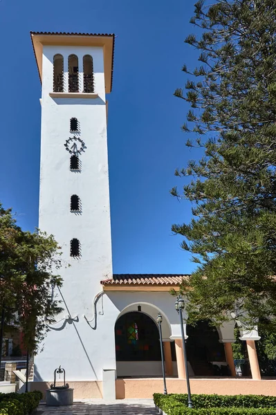 罗兹岛上的正统教堂钟楼 — 图库照片