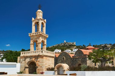 kule, Bizans Kilisesi ve Asklipio Rodos Adası, ortaçağ kalesi kalıntıları ediyor