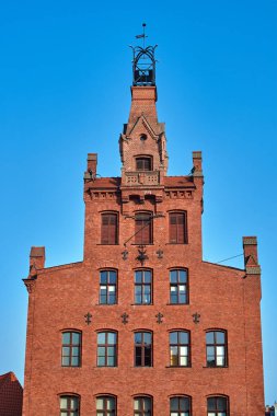 Poznan inşa tarihi kırmızı tuğla cephe