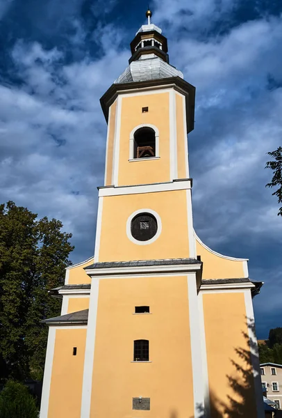 Kerk Toren Met Een Klok Bystrzyca Klodzka Polen — Stockfoto