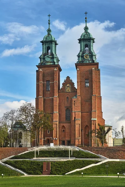 Torens Van Gotische Kathedraal Het Najaar Gniezno — Stockfoto