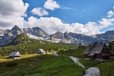 Glade ile Polonya Yüksek Tatras barakalarda çoban