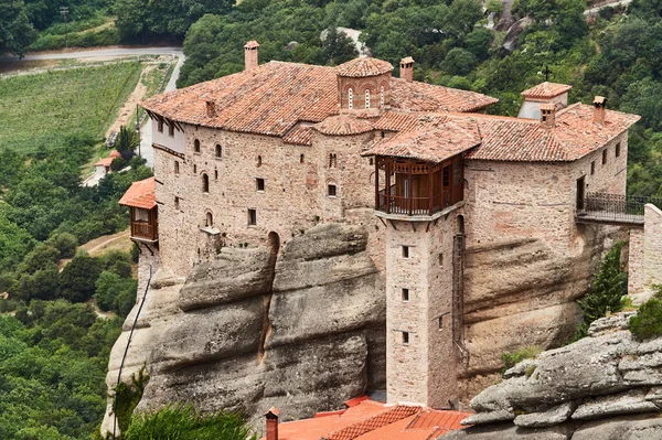 Cerkiew Średniowiecznego Klasztoru Szczycie Skały Meteora — Zdjęcie stockowe