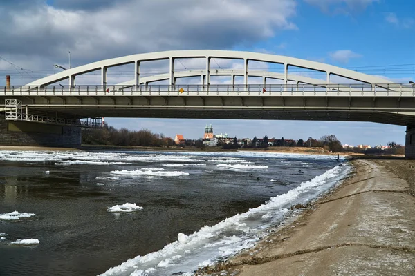 Мост Через Реку Варта Зимой Познани — стоковое фото