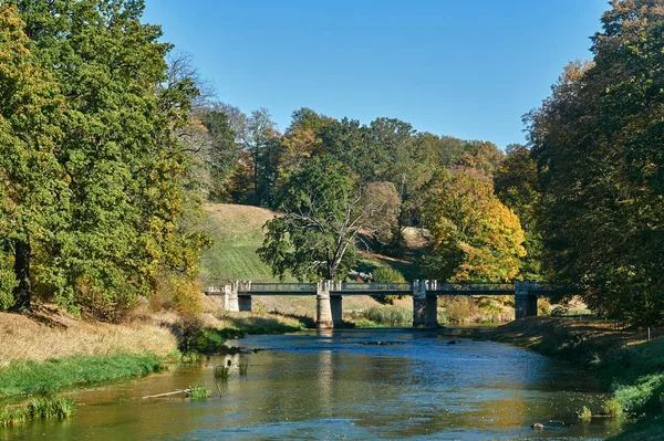 Puente Histórico Sobre Río Nysa Uycka Durante Otoño Frontera Entre — Foto de Stock