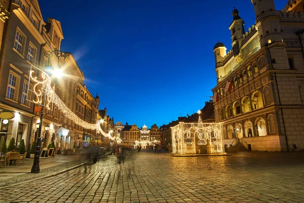 Poznan Eski Pazar Meydanı Nda Akşam Noel Süsleri — Stok fotoğraf