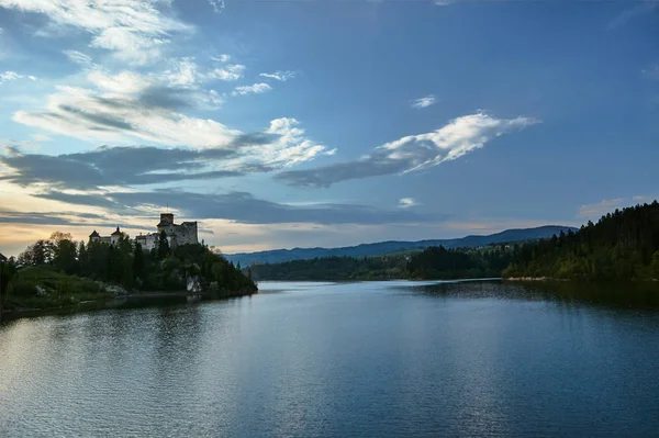 Castillo Lago Las Montañas Cárpatos Polonia —  Fotos de Stock