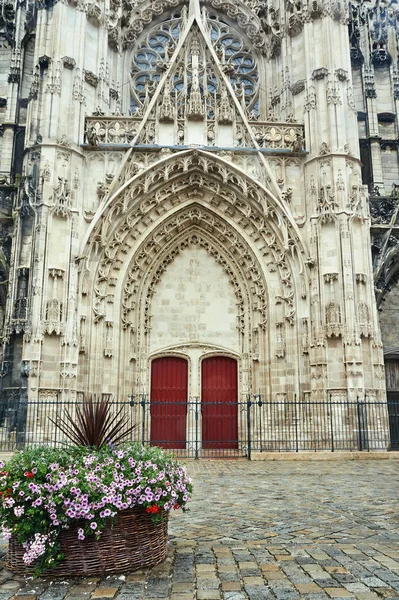 Portale Pietra Fiori Della Chiesa Medievale Troyes Francia — Foto Stock