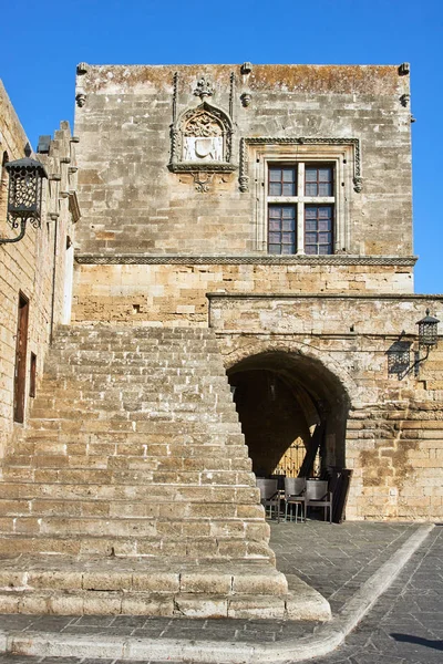 Rodos Şehrine Tarihi Bina Için Merdiven — Stok fotoğraf