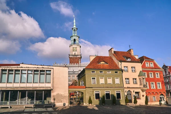 Kamienice Wieży Ratusz Starym Rynku Poznaniu — Zdjęcie stockowe