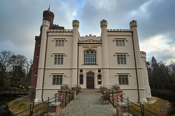 Fachada Castillo Histórico Neogótico Ciudad Kornik Polonia —  Fotos de Stock