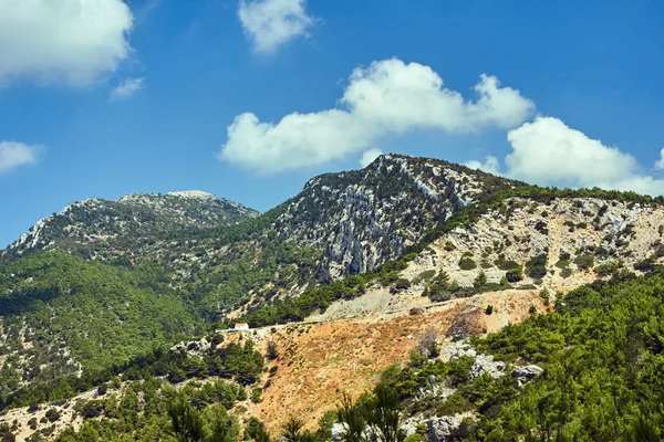 Ett Bergslandskap Med Ett Ortodoxt Kapell Den Grekiska Rhodos — Stockfoto