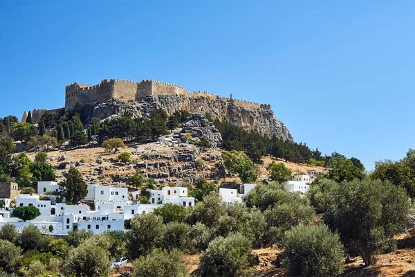 Witte Huizen Van Een Griekse Stad Een Middeleeuwse Vesting Lindos — Stockfoto