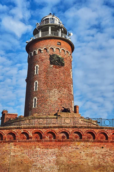 Faro Mattoni Rossi All Ingresso Del Porto Nella Città Kolobrzeg — Foto Stock