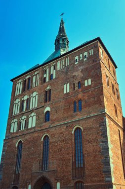 Kolobrzeg ortaçağ katedralinin gotik cephe