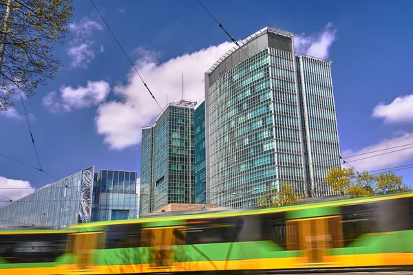Сучасні Офісні Будівлі Мандрівний Трамвай Місті Познань Стокове Зображення