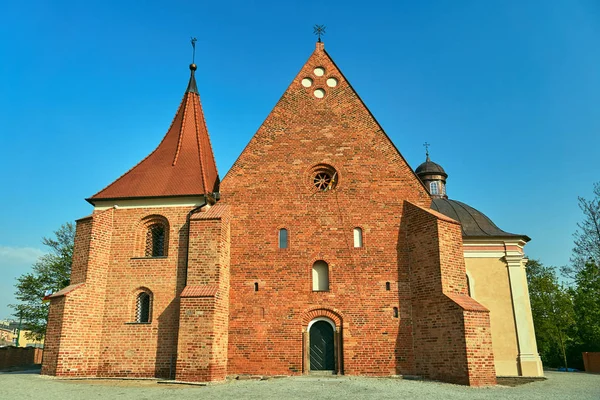 Fachada Ladrillo Iglesia Románica Juan Jerusalén Detrás Las Murallas Poznan — Foto de Stock