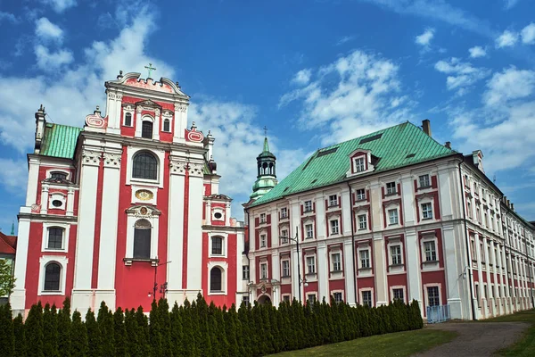 巴洛克天主教堂和波兹南历史悠久的宗教建筑 — 图库照片