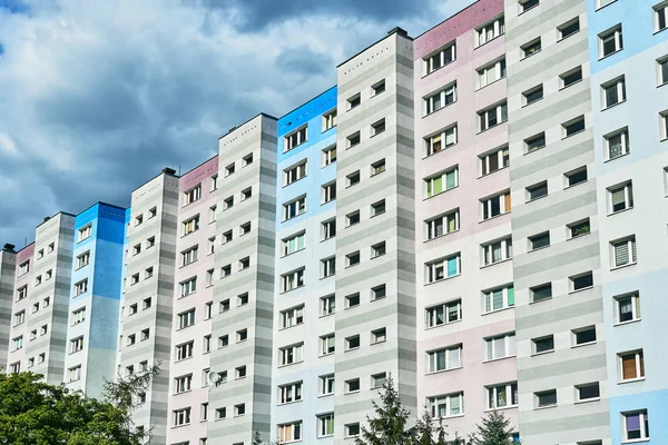 Gevel Van Meerdere Verdiepingen Tellende Residentiële Gebouwen Stad Poznan — Stockfoto