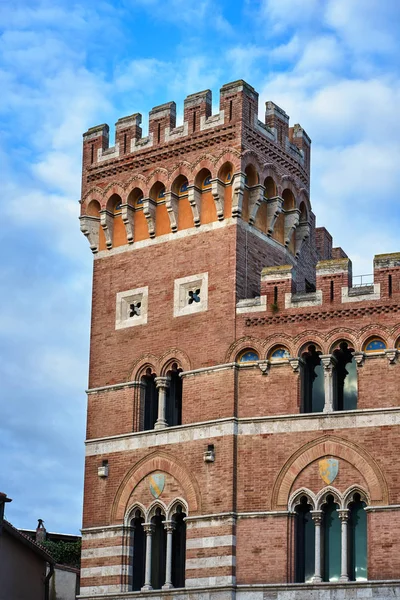 Torre Edifício Tijolos Renascentistas Cidade Grosseto Itália — Fotografia de Stock