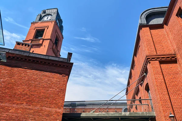 Edifici Torre Dell Orologio Vecchio Birrificio Nella Città Poznan — Foto Stock