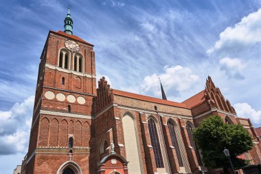 Gdansk bir Gotik tuğla kilisenin Çan Kulesi