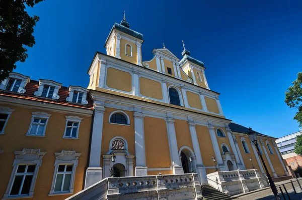 Gevel Van Historische Barokke Katholieke Kerk Poznan — Stockfoto