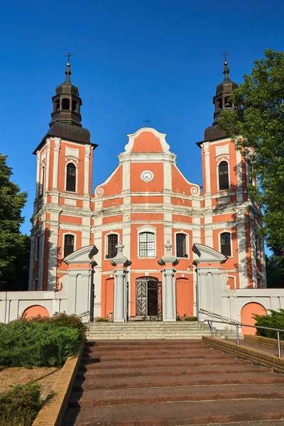 Gevel Van Een Barokke Parochiekerk Het Dorp Lubasz — Stockfoto