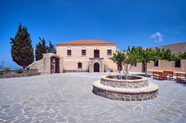 Merdiven ve Rodos Adası Ortodoks Manastırı ağ geçidine ile yapı