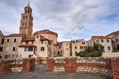 Split, Hırvatistan kentinde Diocletianus Sarayı'nın eski binalar parçası