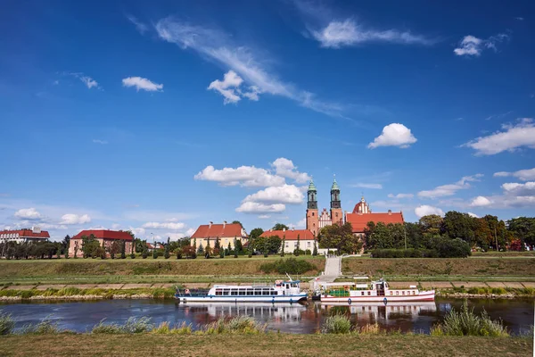 Ett Kryssningsfartyg Floden Warta Staden Poznan — Stockfoto