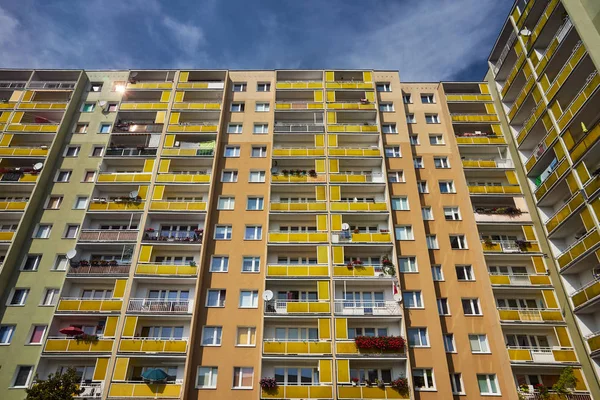 Gevel Van Meerdere Verdiepingen Tellende Residentiële Gebouwen Stad Poznan — Stockfoto