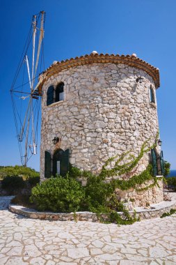 Yunanistan 'ın Zakynthos adasında geleneksel, tarihi, taş yel değirmeni