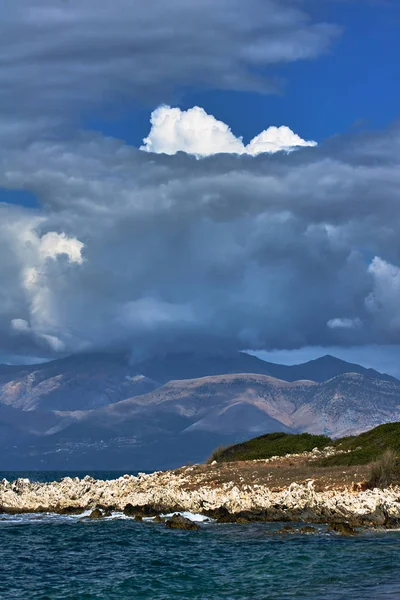 Vista Las Montañas Albania Desde Isla Corfú Grecia —  Fotos de Stock