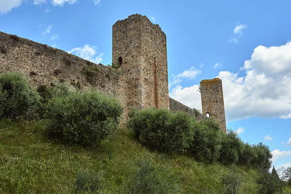 中世の要塞化された壁の家イタリア トスカーナ州のトスカーナ州のMonteriggioni市 — ストック写真